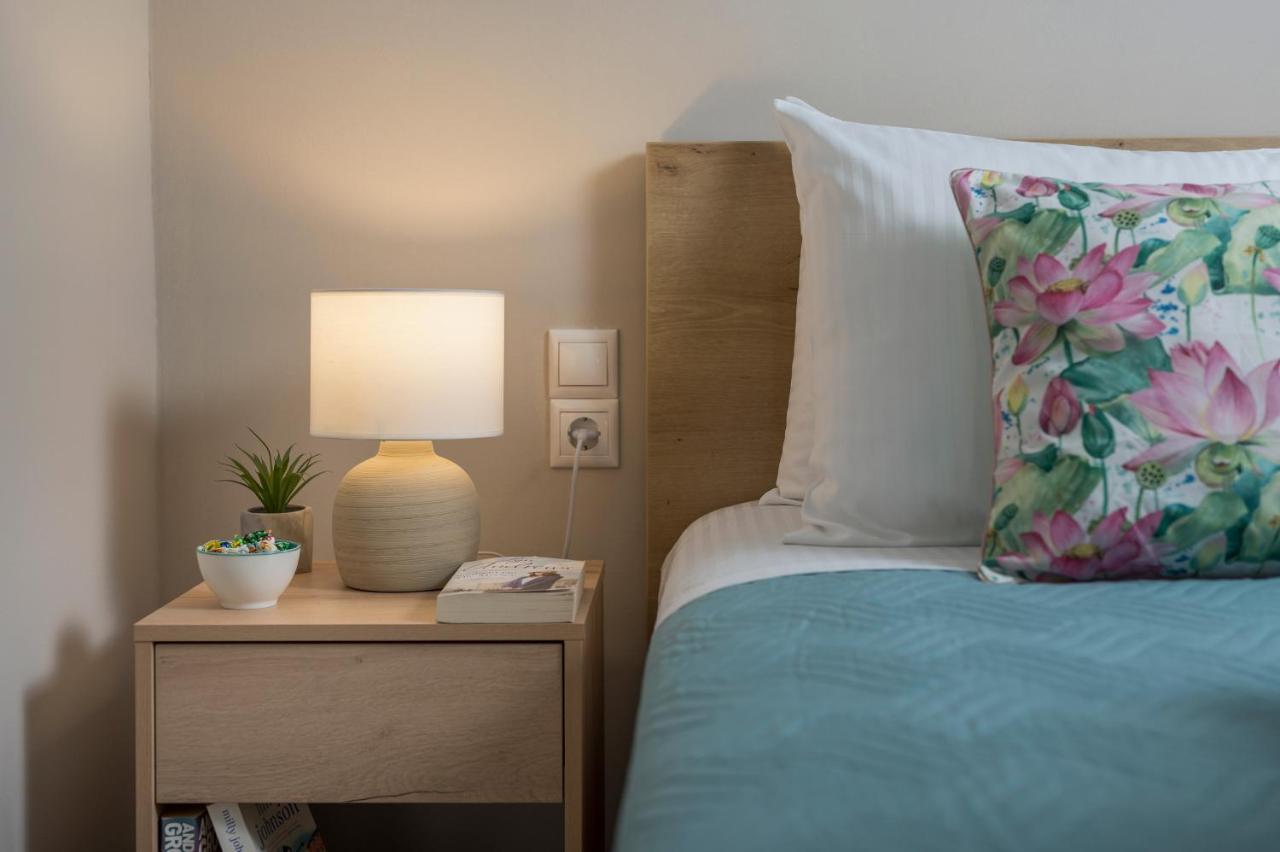 Floral Beach Apt With Lux Extras & Special Treats كوليمفاري المظهر الخارجي الصورة