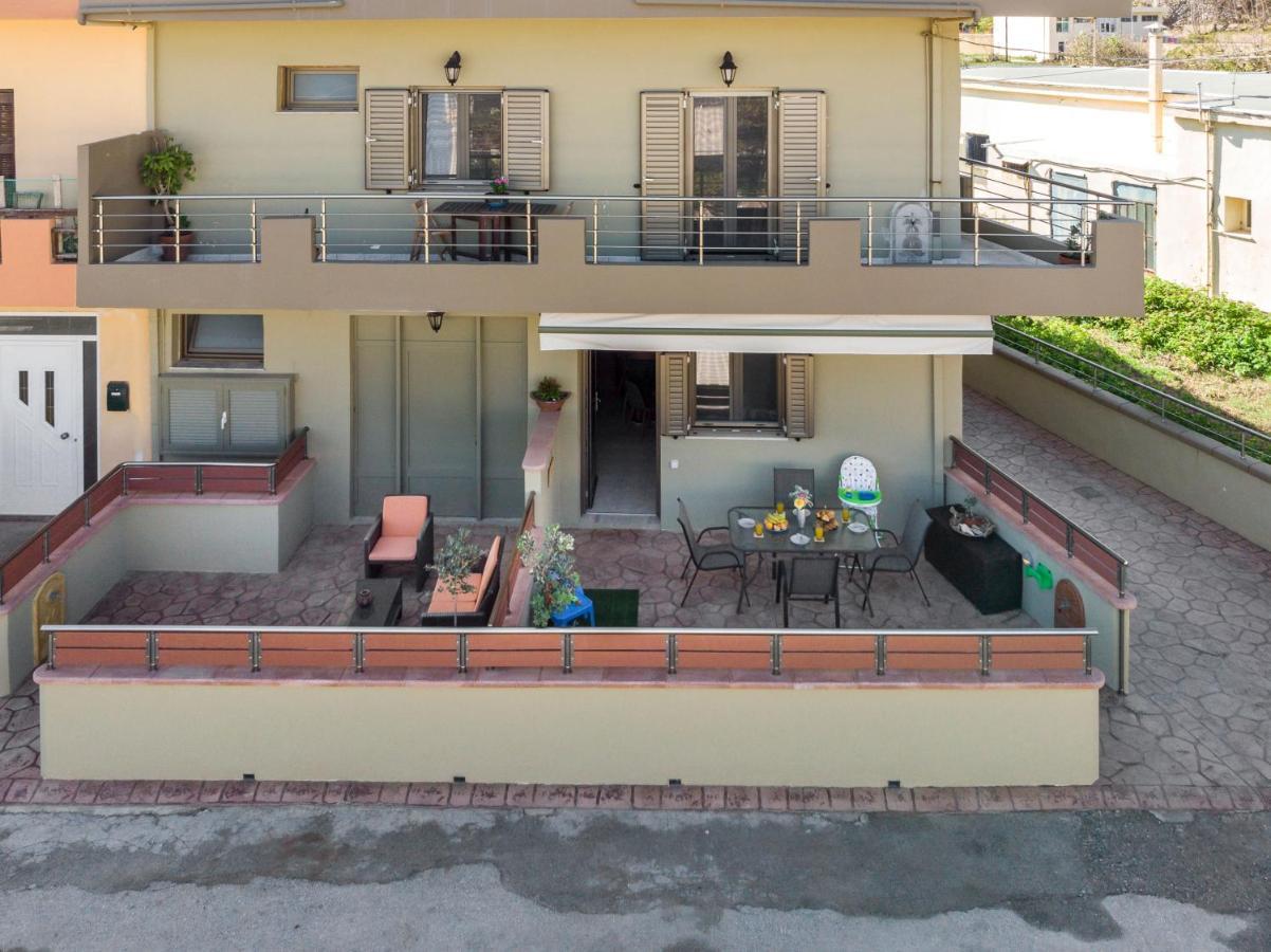 Floral Beach Apt With Lux Extras & Special Treats كوليمفاري المظهر الخارجي الصورة