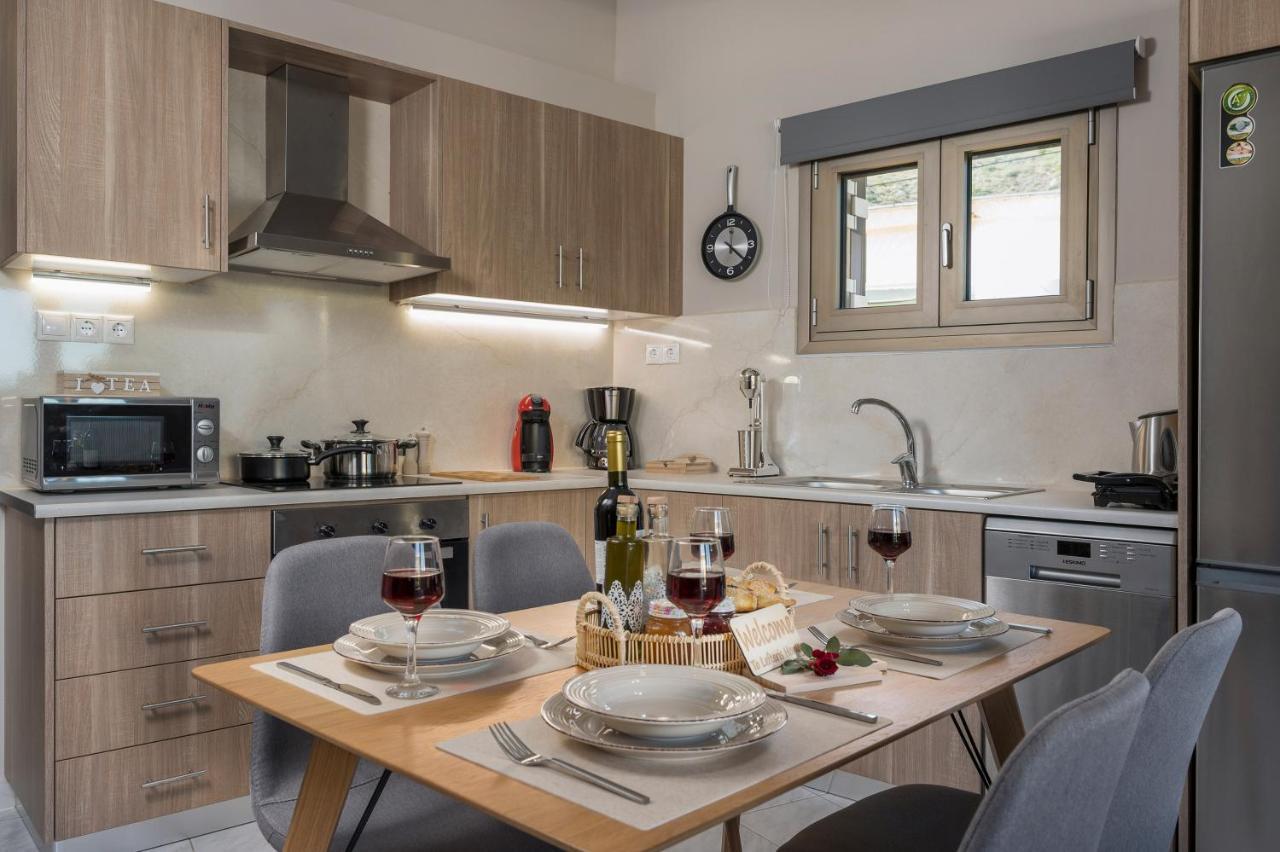 Floral Beach Apt With Lux Extras & Special Treats كوليمفاري المظهر الخارجي الصورة